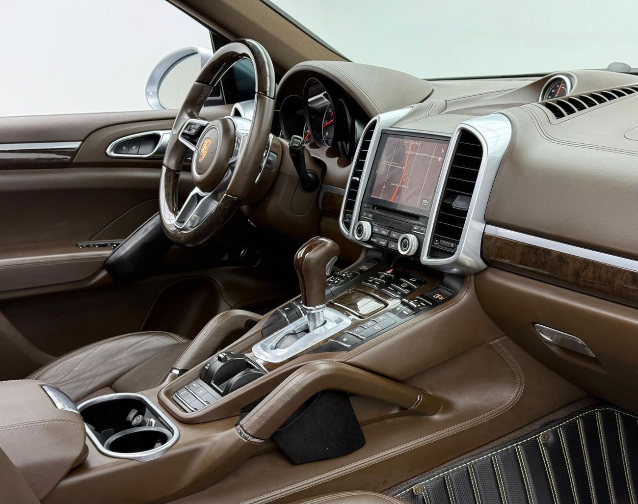 Porsche Cayenne 2017 Porsche Cayenne Platinum Edition, Full Service History, Excellent Condition, GCC