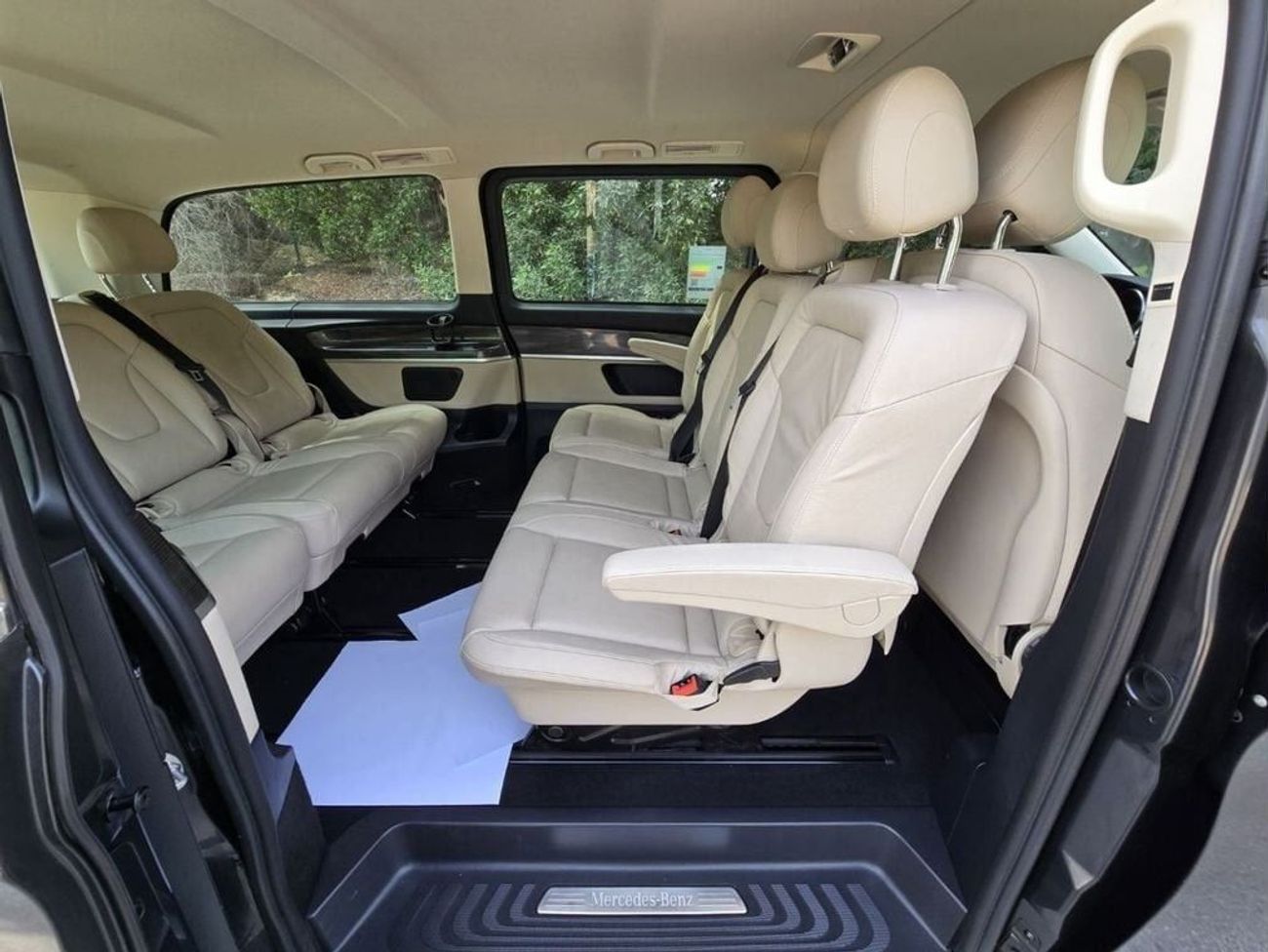 Mercedes-Benz V 250 Std 2.1L MERCEDES V-250 2022 GCC FULL OPTION // ACCIDENT FREE // PERFECT CONDITION