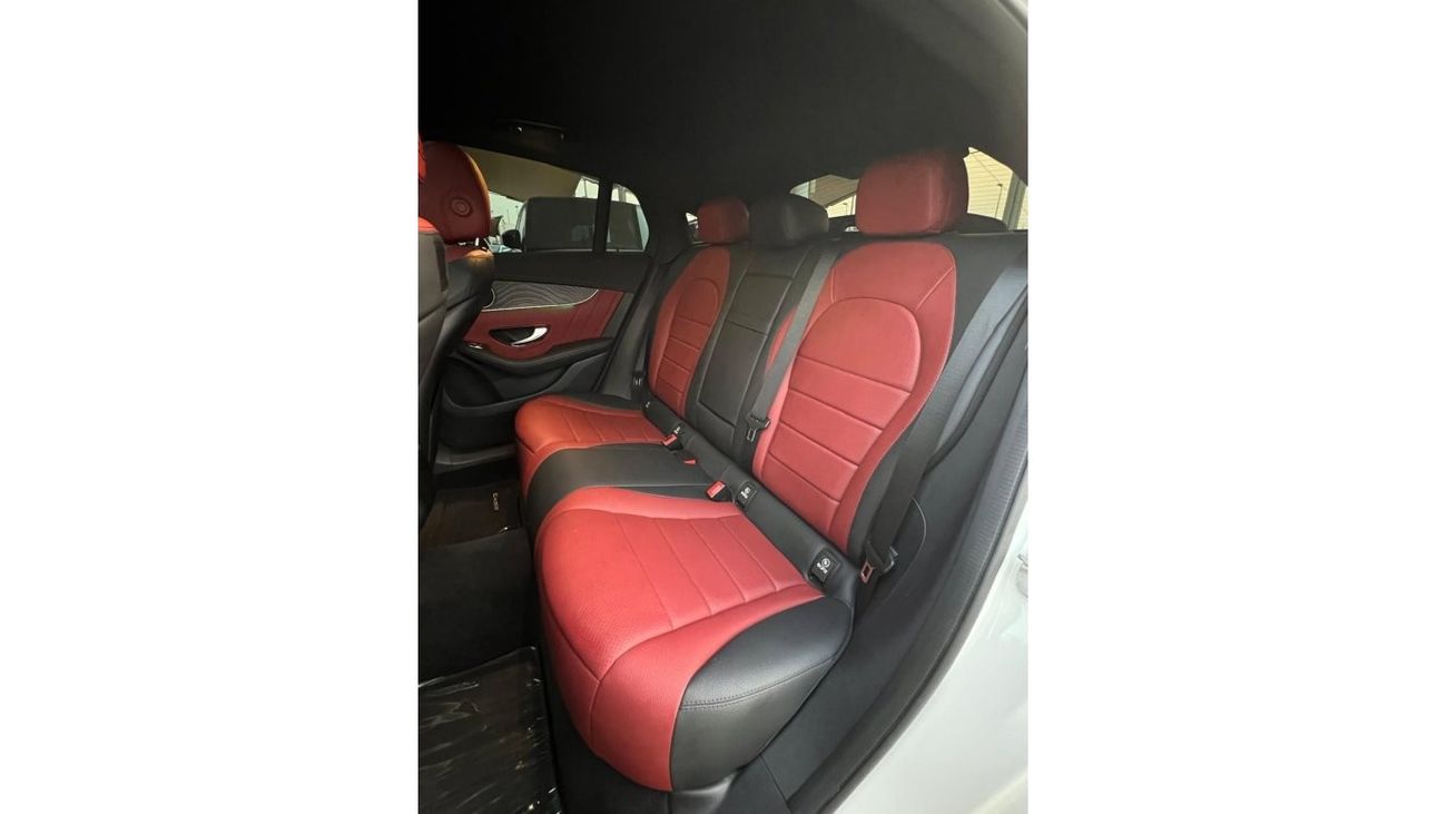 Mercedes-Benz GLC 300 4MATIC Mercedes GLC 300 Model 2020 Gcc specs