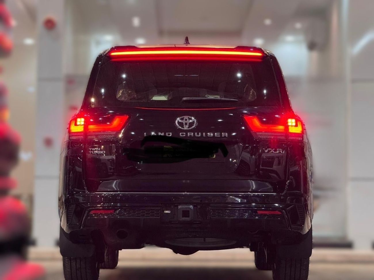 Toyota Land Cruiser TOYOTA LC300 VXR - 3.5L - PET - AT - FULL OPTION - 2026 MY ( OMAN )