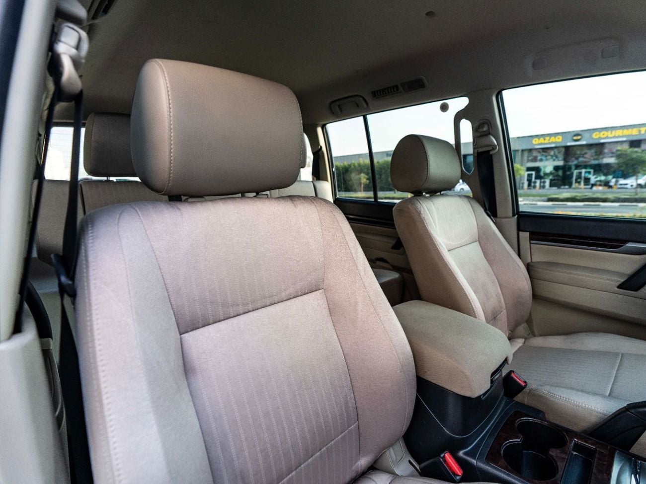 Mitsubishi Pajero GLS Base 3.5L (7 Seater)