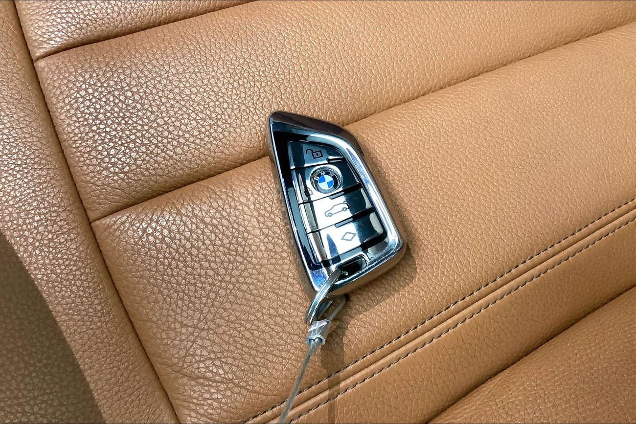 بي أم دبليو 730Li Excellence | شامل الضمان | 0 ﺪﻔﻋﺓ ﺃﻮﻟﻯ