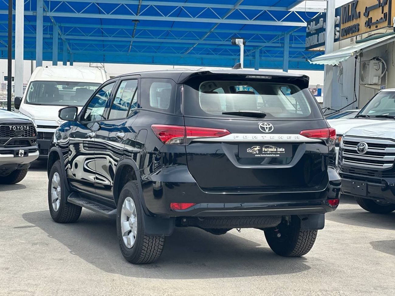 Toyota Fortuner Toyota Fortuner 4WD 2.4L DSL A/T // 2026 // STANDARD OPTION , SENSOR PARKING //