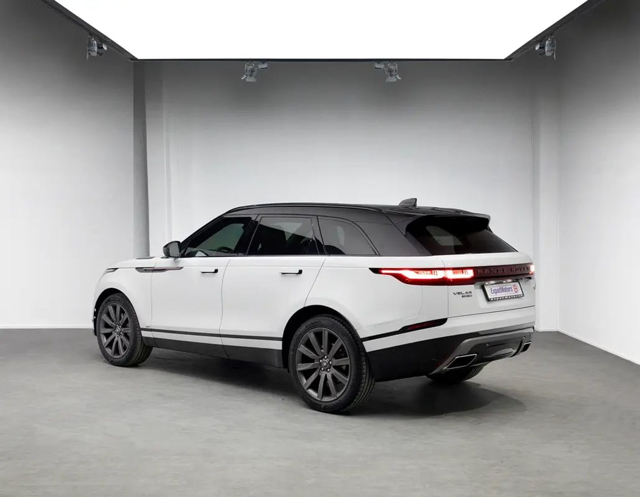 لاند روفر رينج روفر فيلار P300 R-Dynamic 2.0L