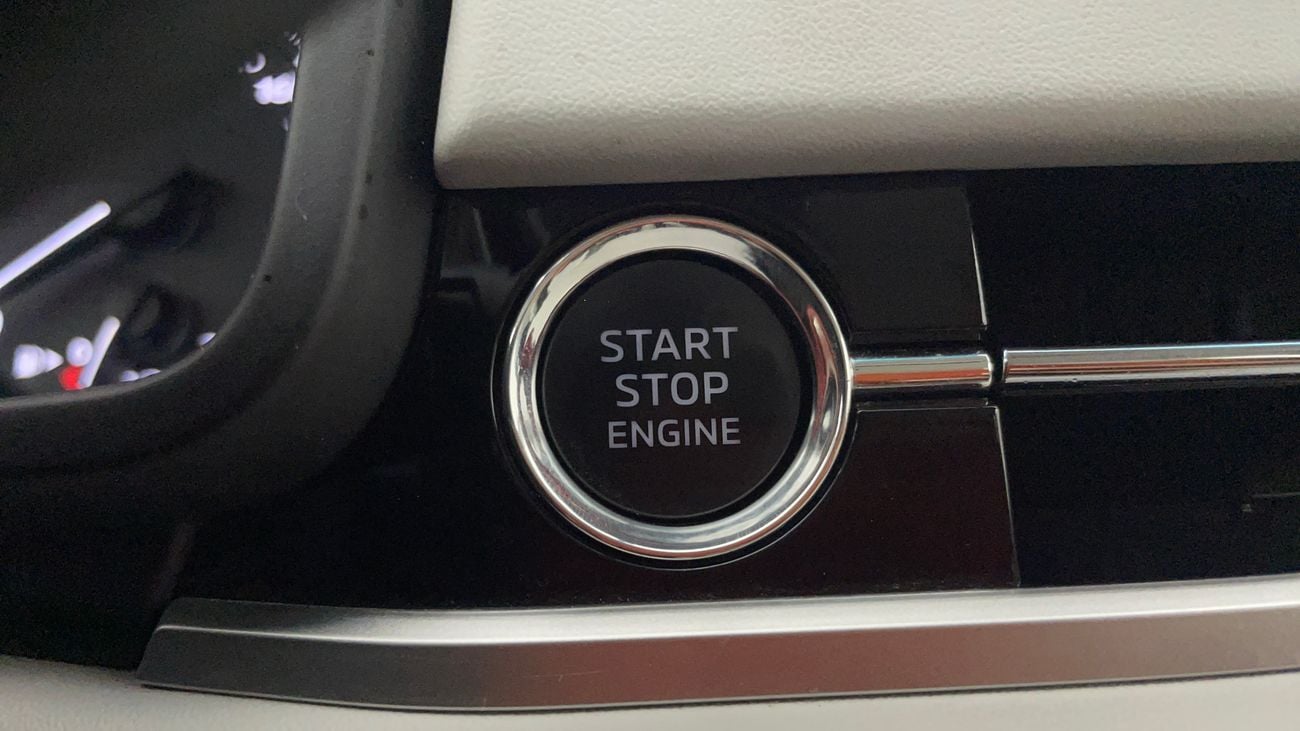 Mitsubishi Outlander 2.5L GLX Mid Line 2023 GLX MID LINE | AED 1017/Month | 0 DP | 30 Day Return | Warranty | Service His