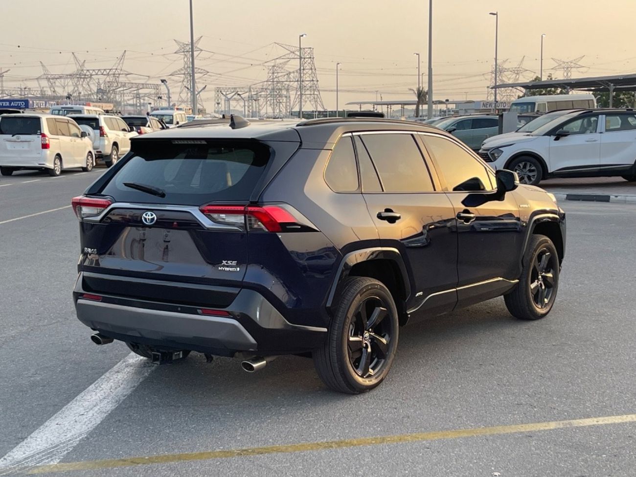 تويوتا راف ٤ 2021 TOYOTA RAV4 XSE HYBRID PANORAMIC ROOF FULL OPTIONS IMPORTED FROM USA