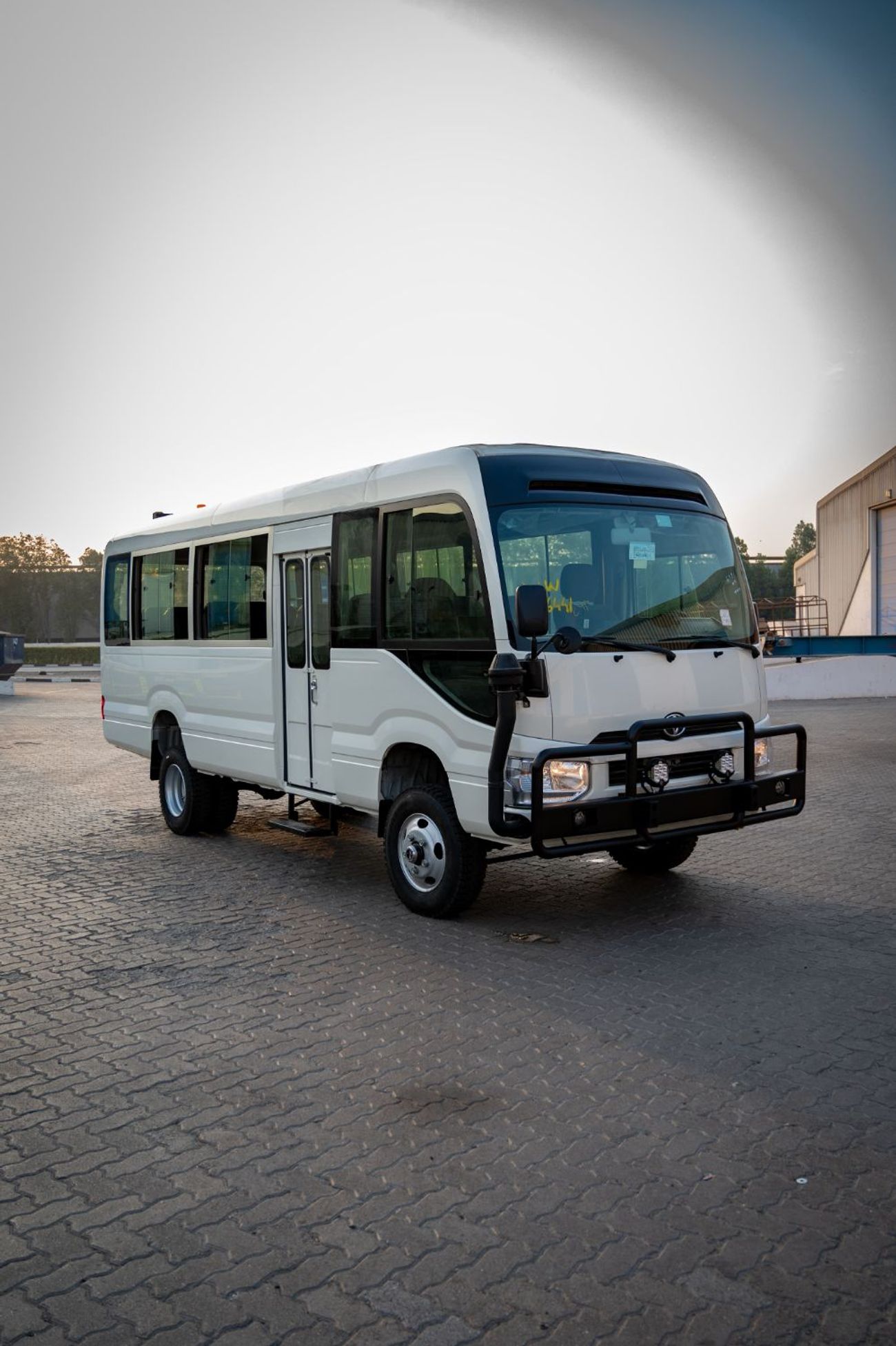 تويوتا كوستر 4.2 DSL MANUAL BUS 30 SEATS | 4x4