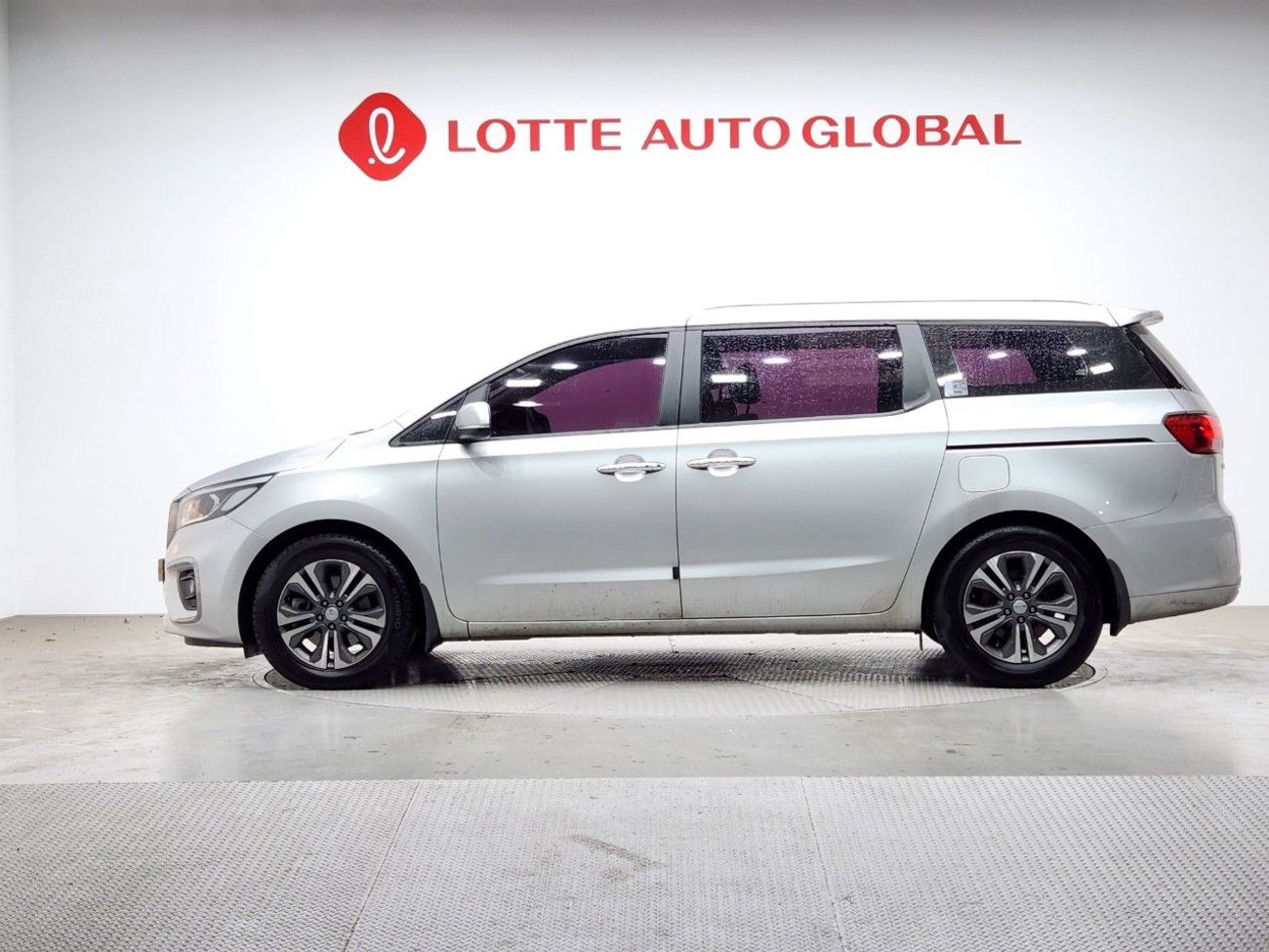 كيا كارنيفال THE NEW CARNIVAL (D) 2.2 Luxuary 9 seats