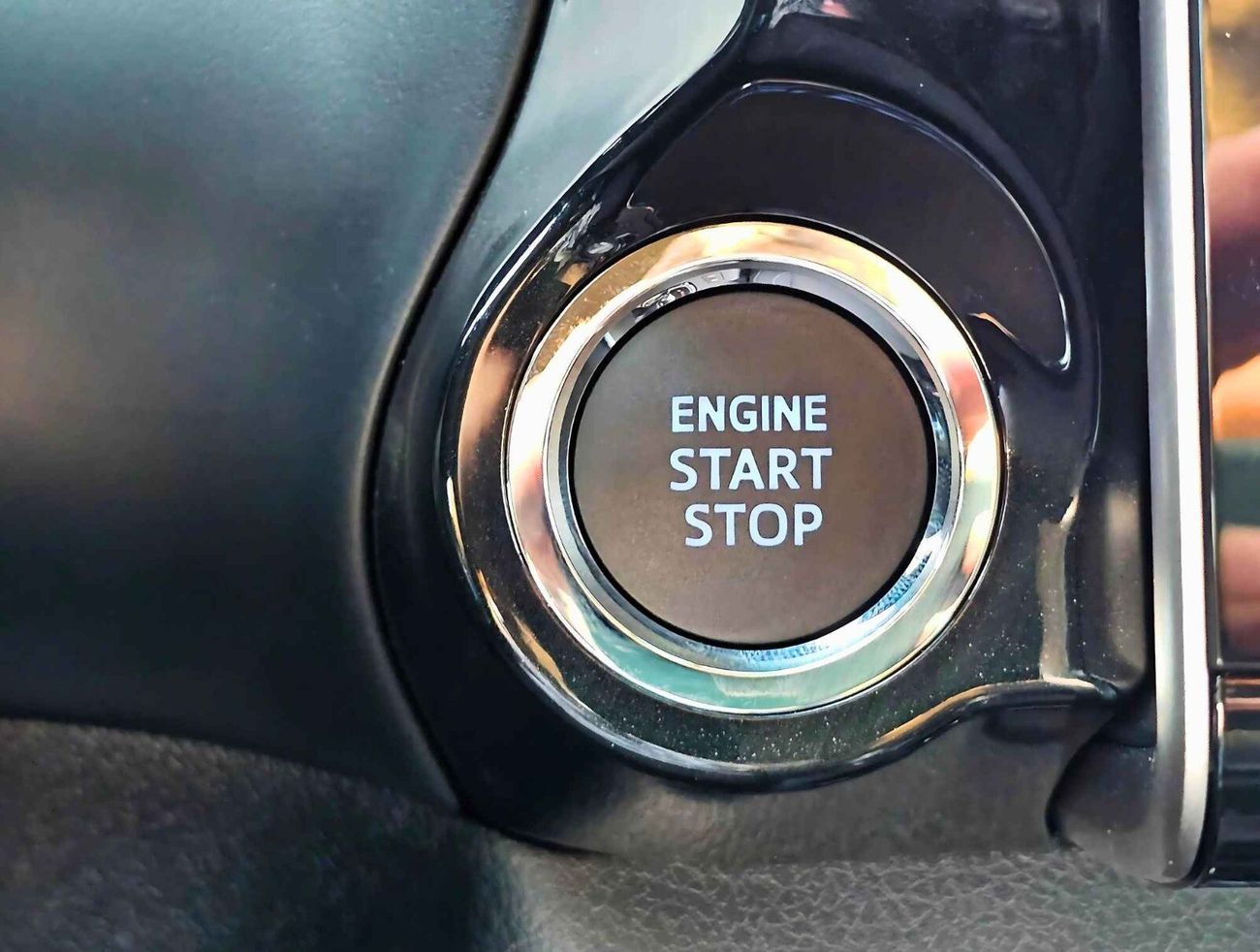 تويوتا هيلوكس ADVENTURE, 4.0L PETROL, A/T, 360* CAMERA, "18" A/WHEELS WITH ROLL BAR  (CODE #  HPV6AF)