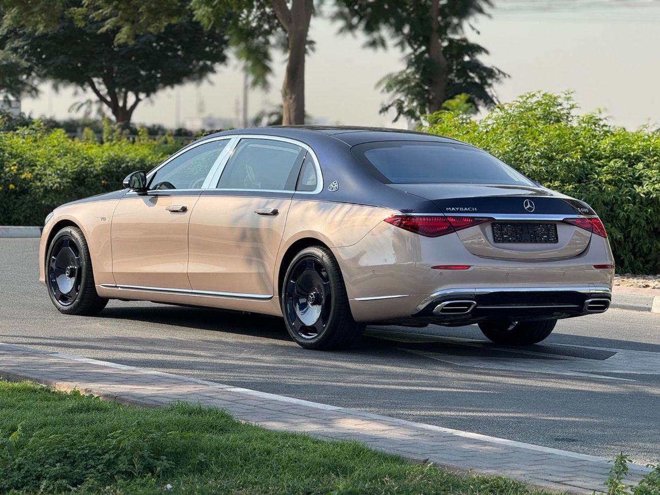Mercedes Maybach S680 Maybach **2023**BRAND NEW GCC SPEC UNDER WARRANTY AND SERVICE