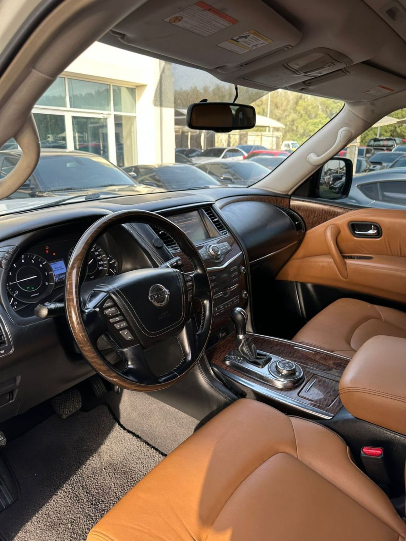 Nissan Patrol NISSAN PATROL PLATINUM V6 GCC 2017 FULL OPTION PERFECT CONDITION BODYKIT 2022