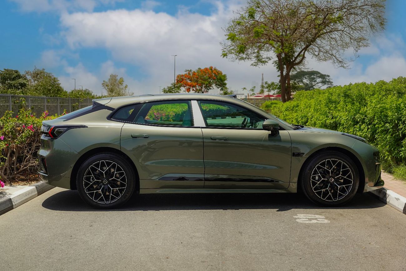 زيكر 001 2025 ZEEKR 001 Single-Motors 100 kw/h Long Rang RWD Green 0Km