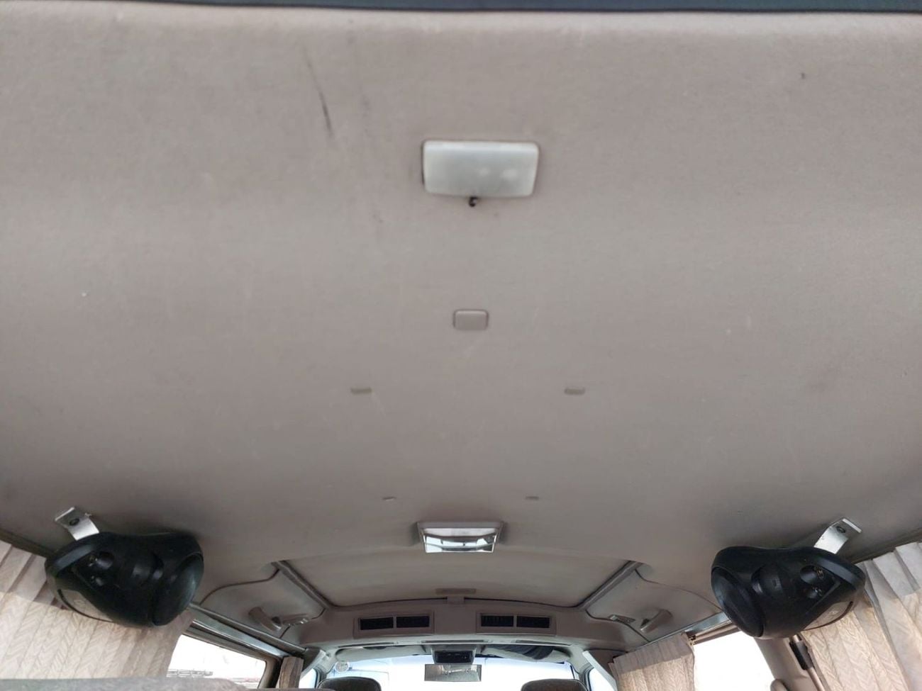 Nissan Caravan (RAMADAN OFFER) NISSAN CARAVAN VAN RHD 1997 MODEL 3.0 L DIESEL AUTOMATIC(PM76083)