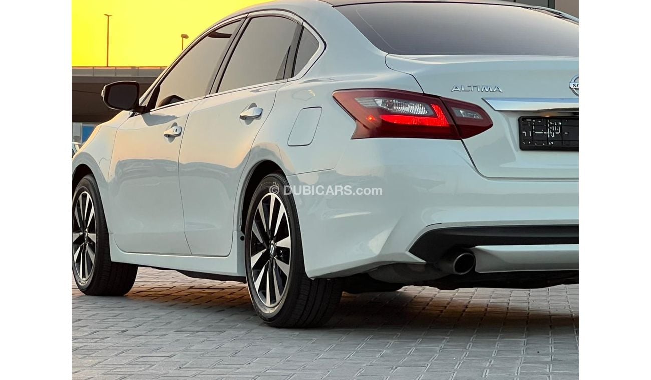 Nissan Altima SV Nissan Altima 2018 USA Wen Ownar KM 116 only pric 35 AED Very Clen Car (Accept credit card paymen