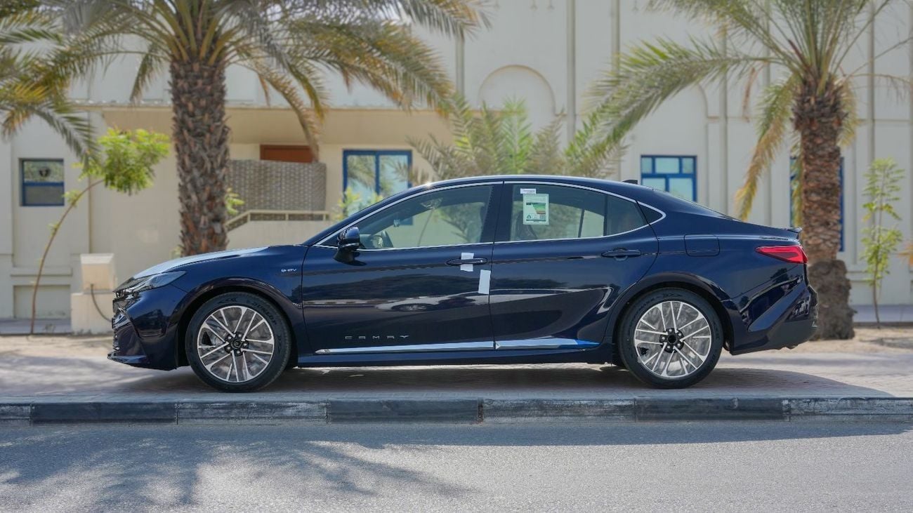 Toyota Camry 2025 Toyota Camry Lumiere 2.5L AT Hybrid (Blue-Tan)