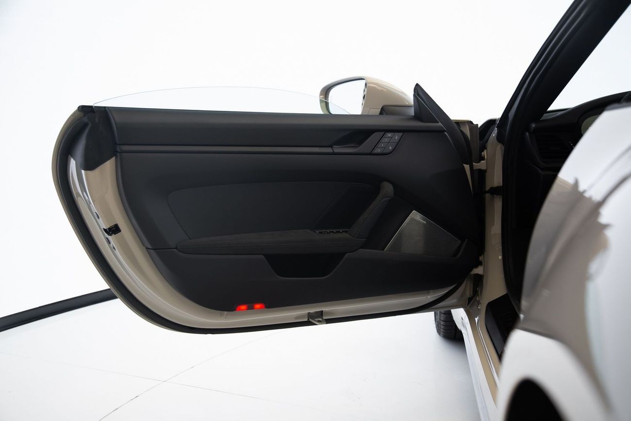 Porsche 911 CARRERA GTS CABRIOLET