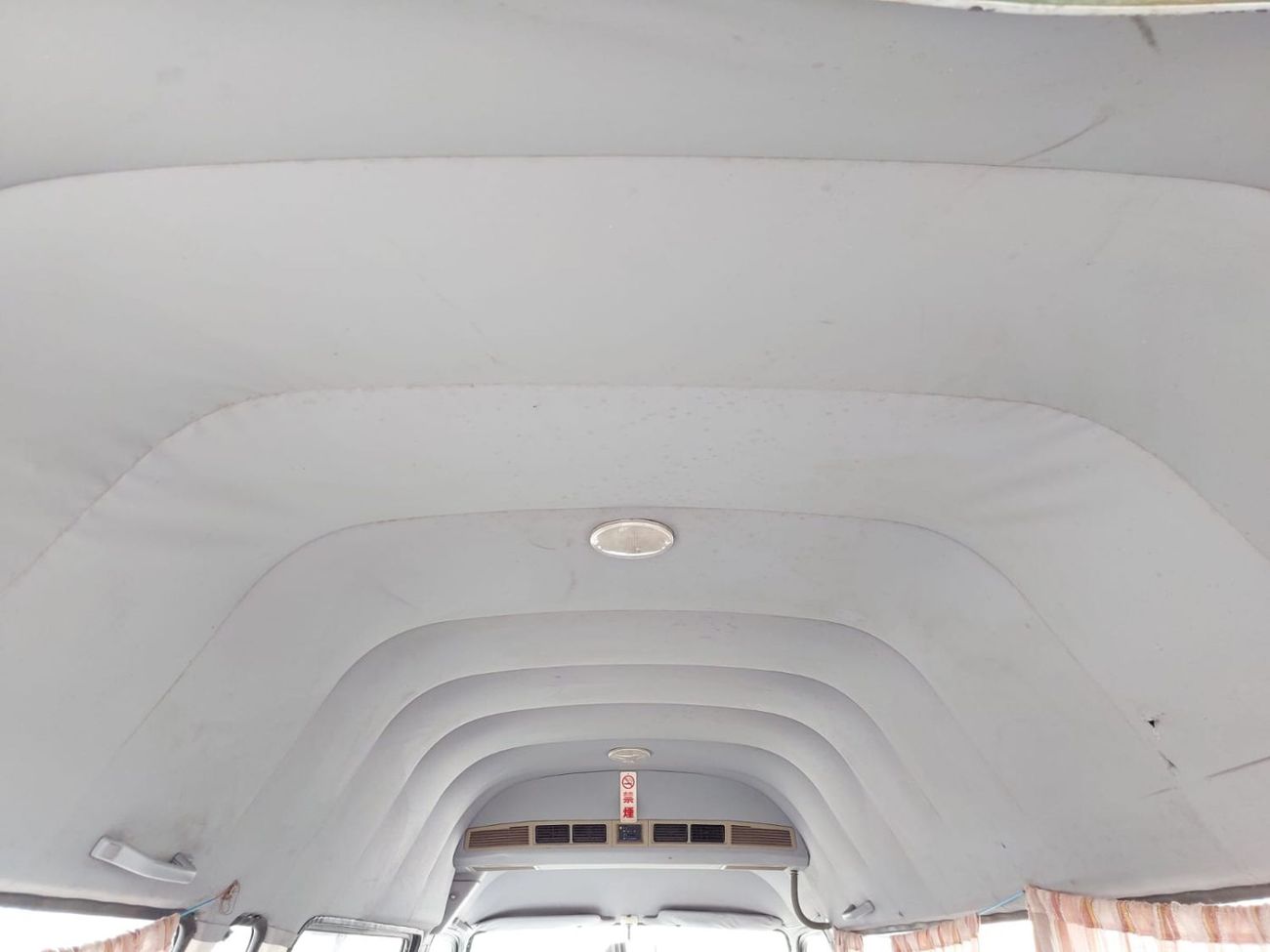 تويوتا هاياس TOYOTA HIACE COMMUTER VAN RHD 2001 MODEL 3.0 L DIESEL MANUAL(PM08349)