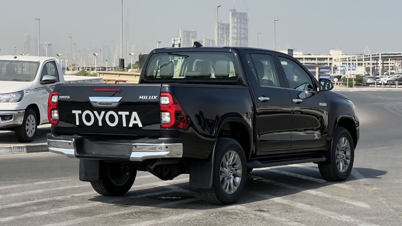 تويوتا هيلوكس S GLX 2.8L 4WD M/T