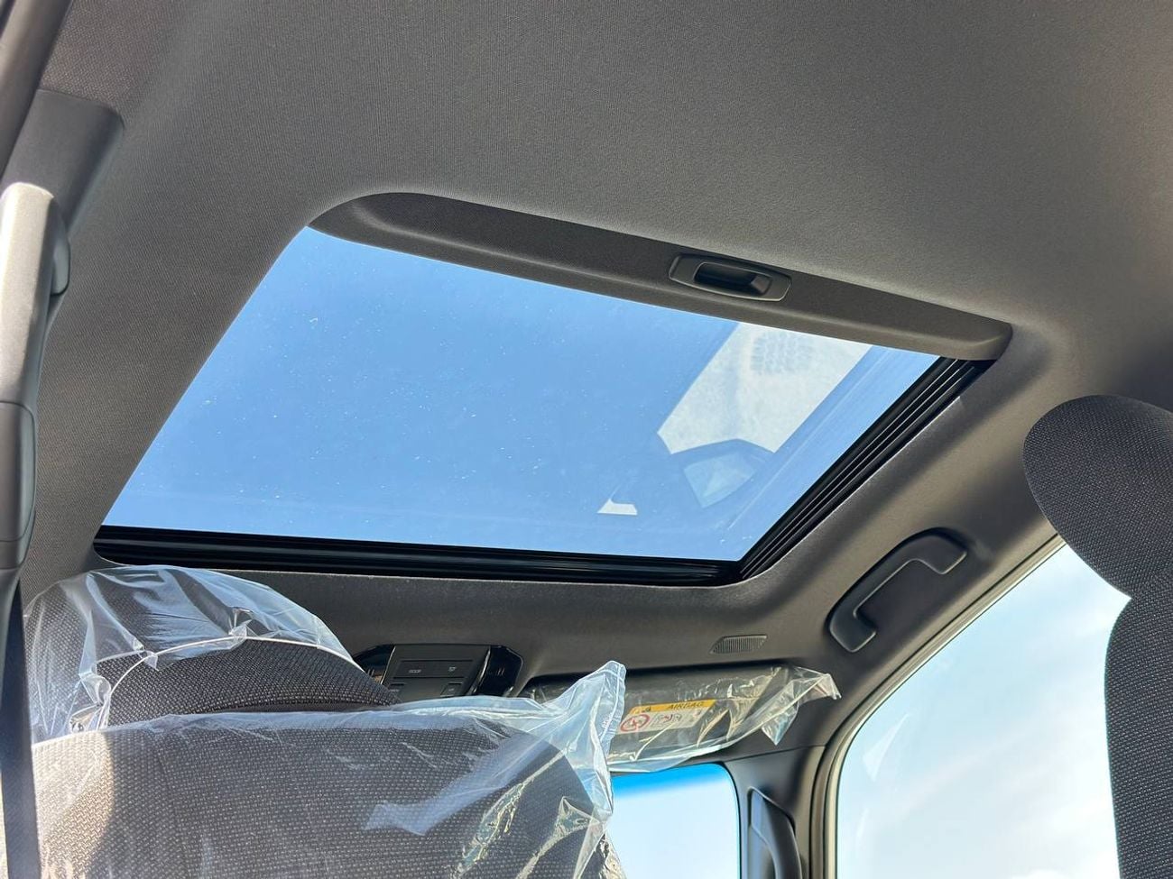 Toyota Prado 2.4L Turbo PTR A/T // 2025 // STD with Cool Box , Sunroof , DVD&Back Camera // Special Offer // By F