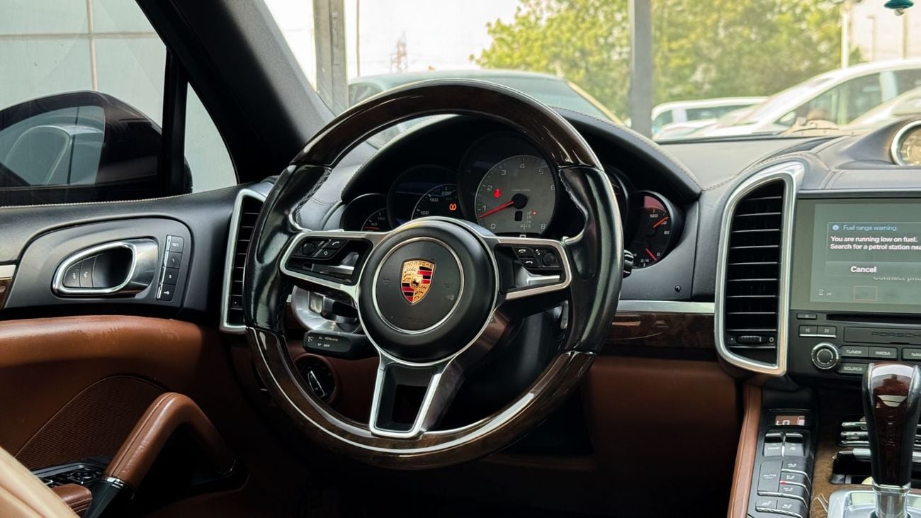 Porsche Cayenne S Platinum Edition 2018 GCC Full Service History