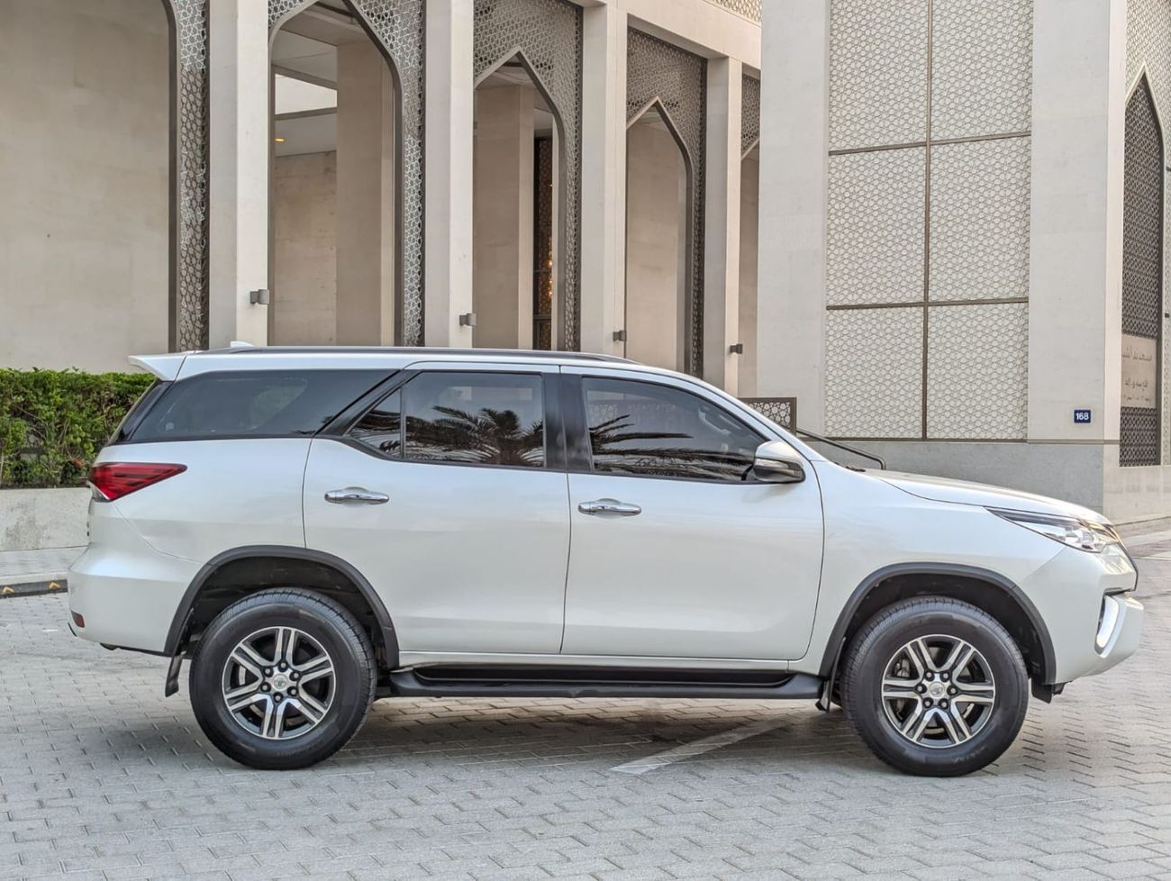 تويوتا فورتونر Toyota Fortuner 2016 LHD petrol engine 2.7 Gcc specs white