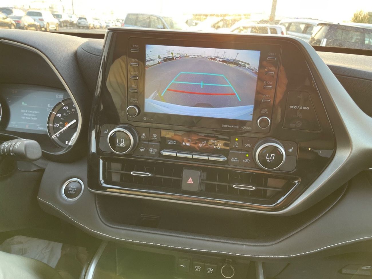 Toyota Highlander 2021 TOYOTA HIGHLANDER XLE 4x4 FULL OPTIONS IMPORTED FROM USA