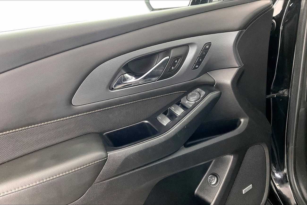 ميتسوبيشي باجيرو GLS Midline w/sunroof | شامل الضمان | 0 ﺪﻔﻋﺓ ﺃﻮﻟﻯ