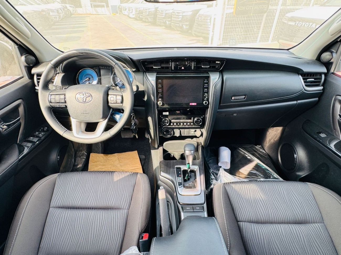 Toyota Fortuner TOYOTA FORTUNER 4.0L A/T B/O WHITE 2025