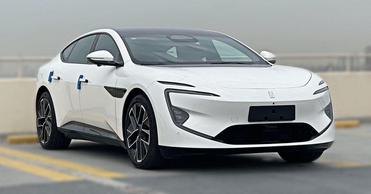 أفاتر 12 Performance AWD