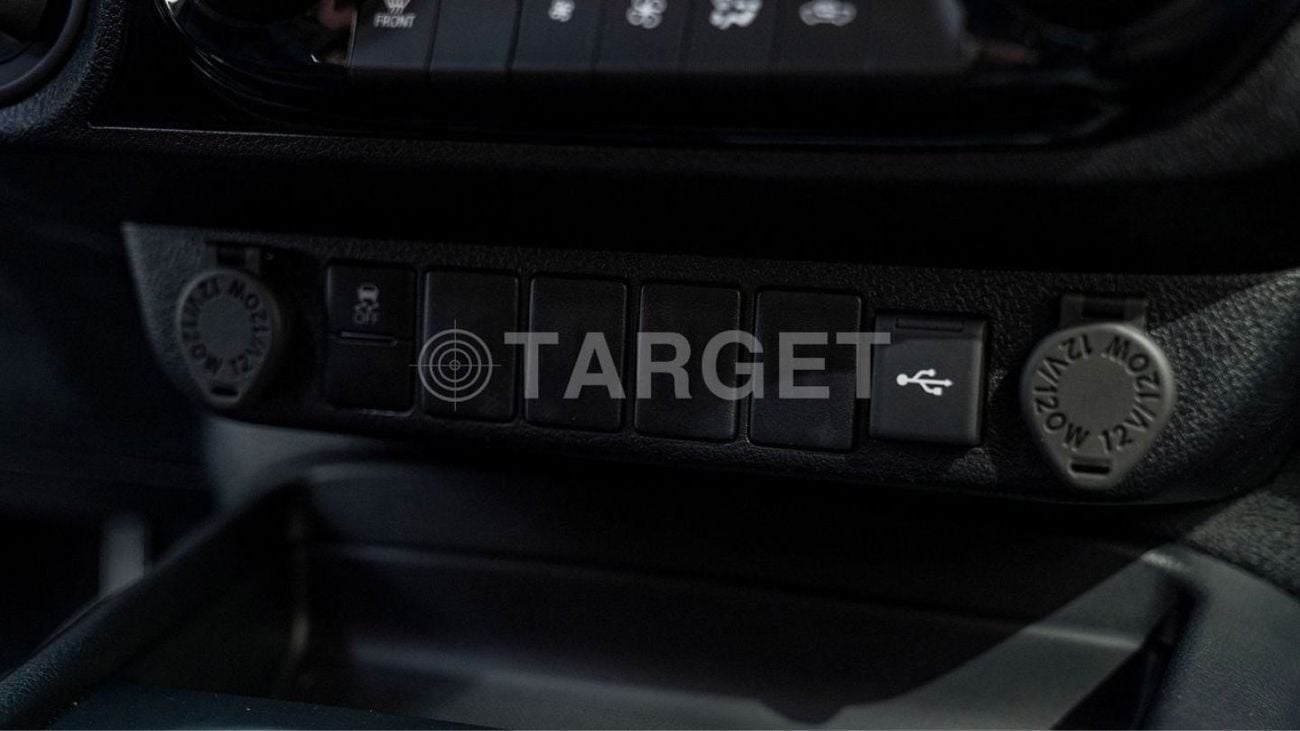 تويوتا هيلوكس GLX Toyota hilux 2.7L petrol  MY 2026