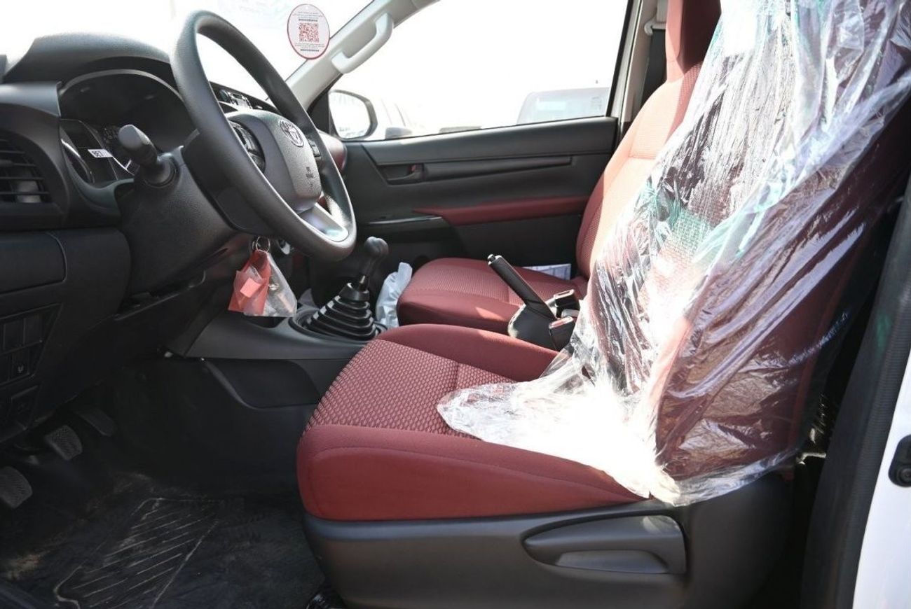 تويوتا هيلوكس تويوتا هيلوكس GLX 2.7L بنزين ، بيك أب ، دفع رباعي ، بابين ، ناقل حركة يدوي ، كابينة واحدة ، مفتاح تش