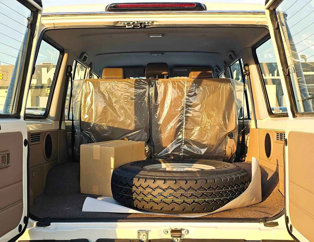 تويوتا لاند كروزر 70 LX LC76 | 4.0L V6 PETROL | M/T | DVD CAMERA | 5 DOOR BASIC | 4WD (CODE # 69034)