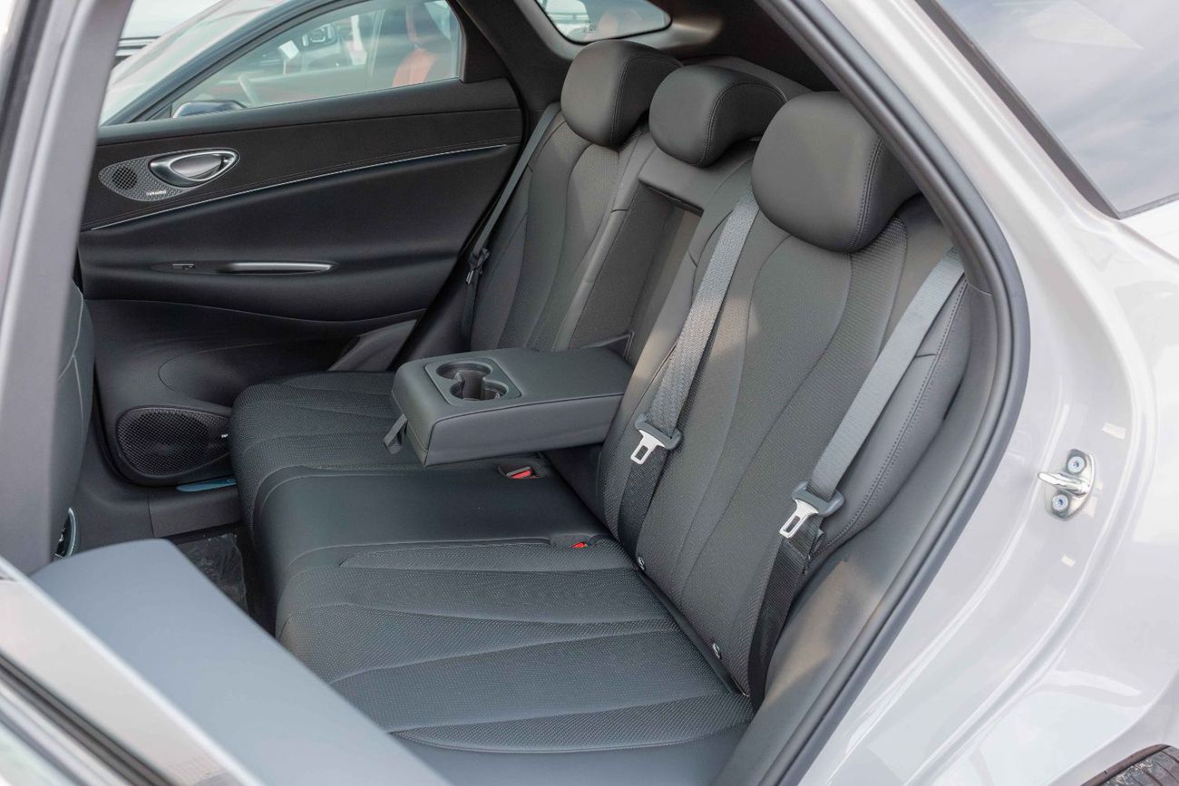 بي واي دي سيل 06 دي إم-آي BYD Sealon 06 DMI 1.5T 2025 (Grey&Black)