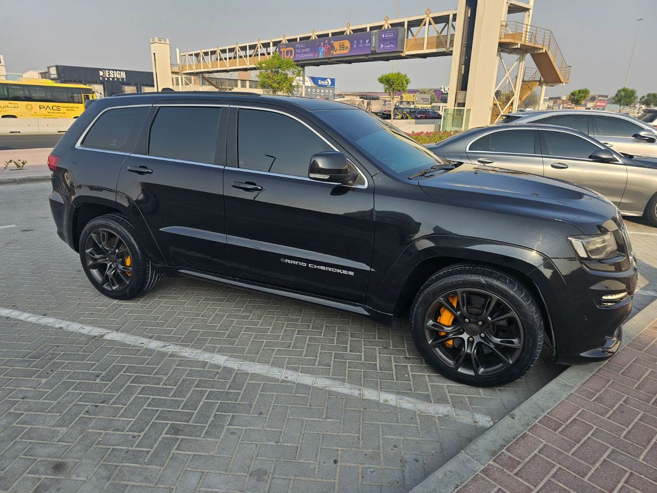 جيب جراند شيروكي SRT8 6.4L
