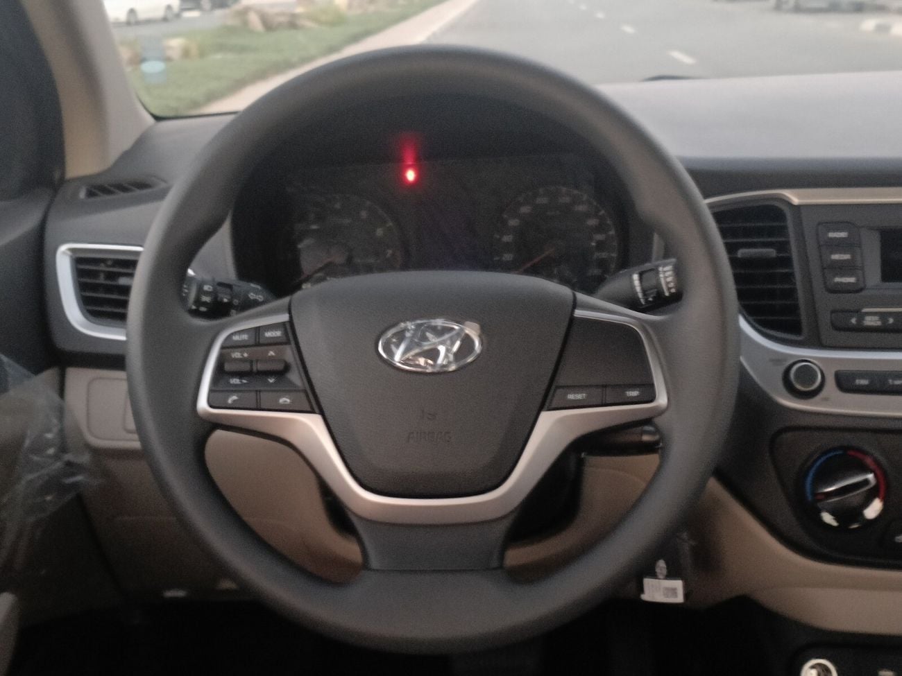 هيونداي أكسنت 1.4L PETROL, REAR PARKING SENSOR / REAR A/C (CODE # 342822)