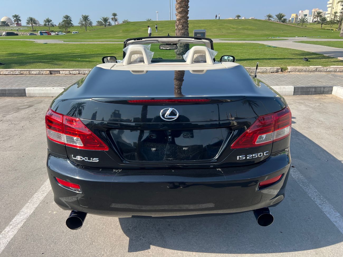 لكزس IS 250C 2010