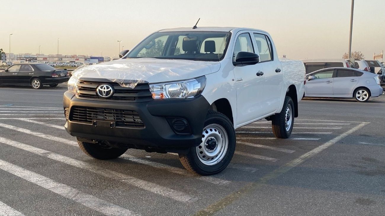 Toyota Hilux With Diﬀerential Lock  4X4  DIESEL . MANUAL  2.4 Diesel TRANSMISSION Model 2025