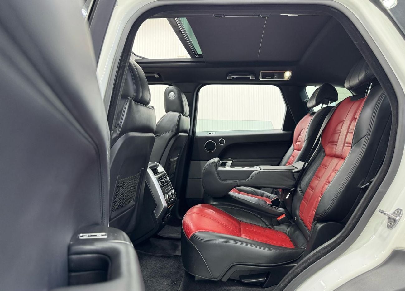 Land Rover Range Rover Sport HST 3.0L 2016 Range Rover Sport HST, Service History, Fully Loaded, Excellent Condition, GCC