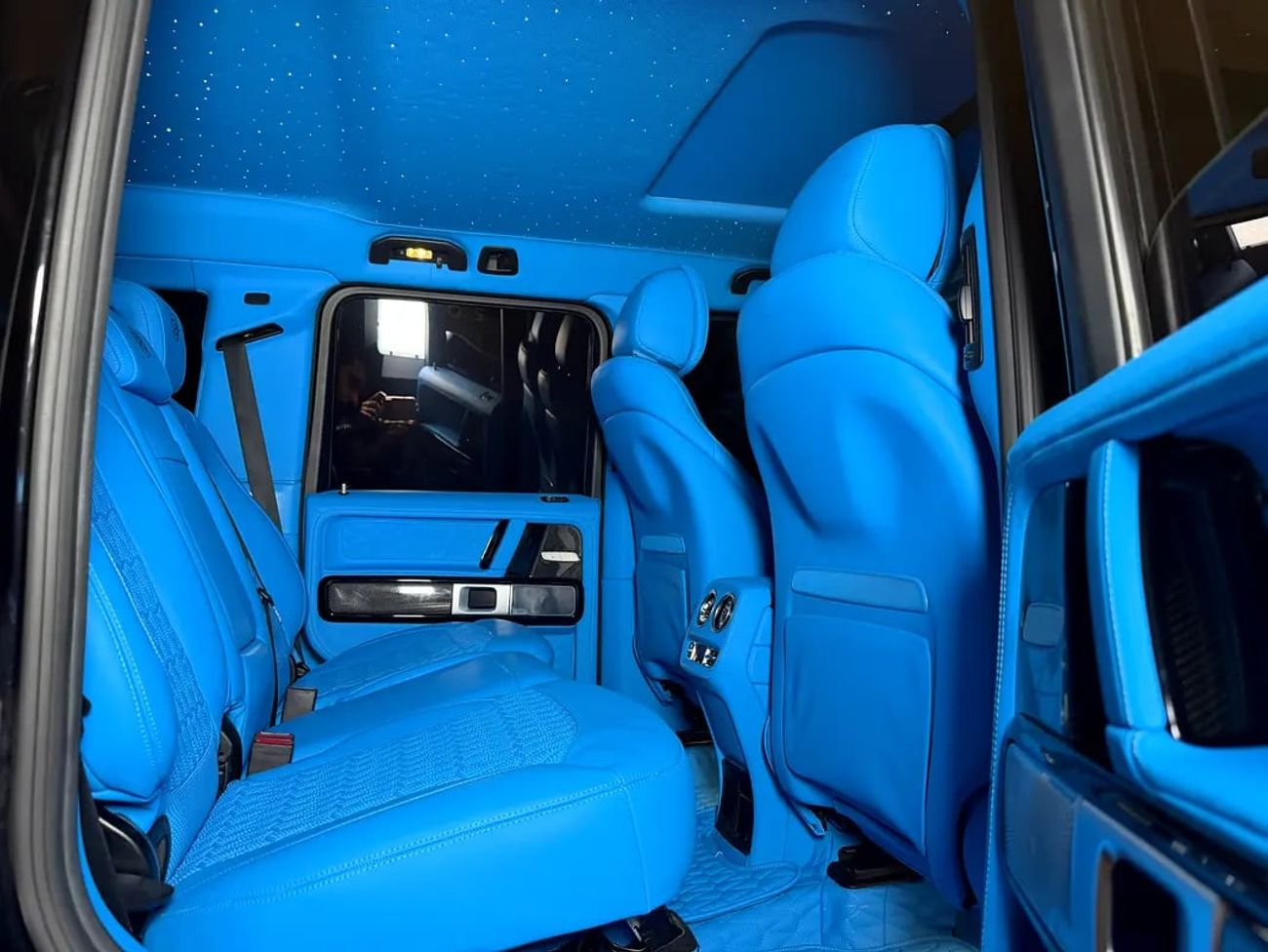 BRABUS 700 - Mercedes-AMG G 63 G-Class Original Brabus G 700 | GCC Specs