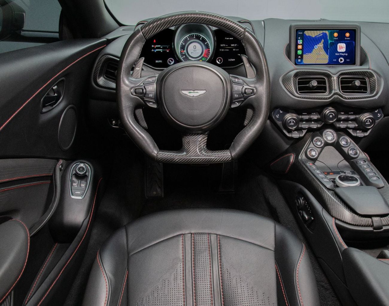 Aston Martin Vantage Standard V8