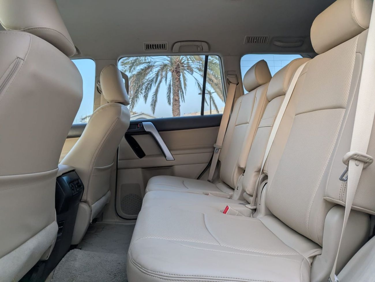 تويوتا برادو Toyota Prado 2.7L white 2020 LHD