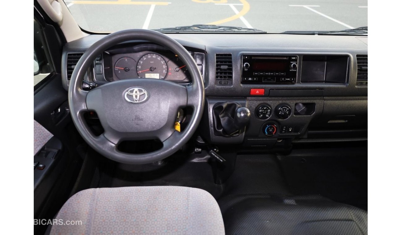 Toyota Hiace DLX | 13 Executive Seats | Diesel | 4cyl | Excellent Condition | GCC