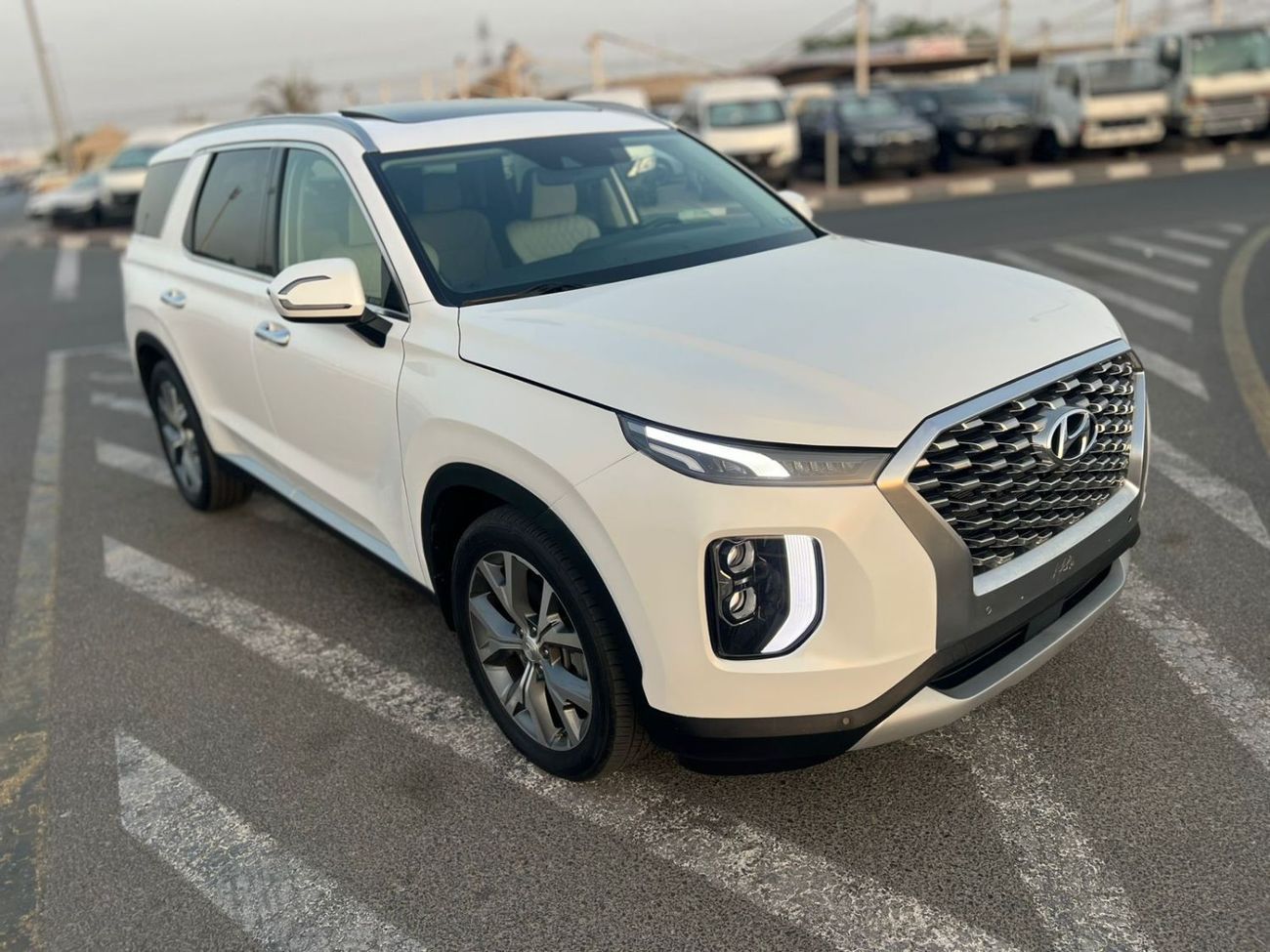 Hyundai Palisade 2021 Hyundai Palisade Sel - 3.8L V6 - Auto Trunk - Leather & Electric Seat - Key Engine Start Option