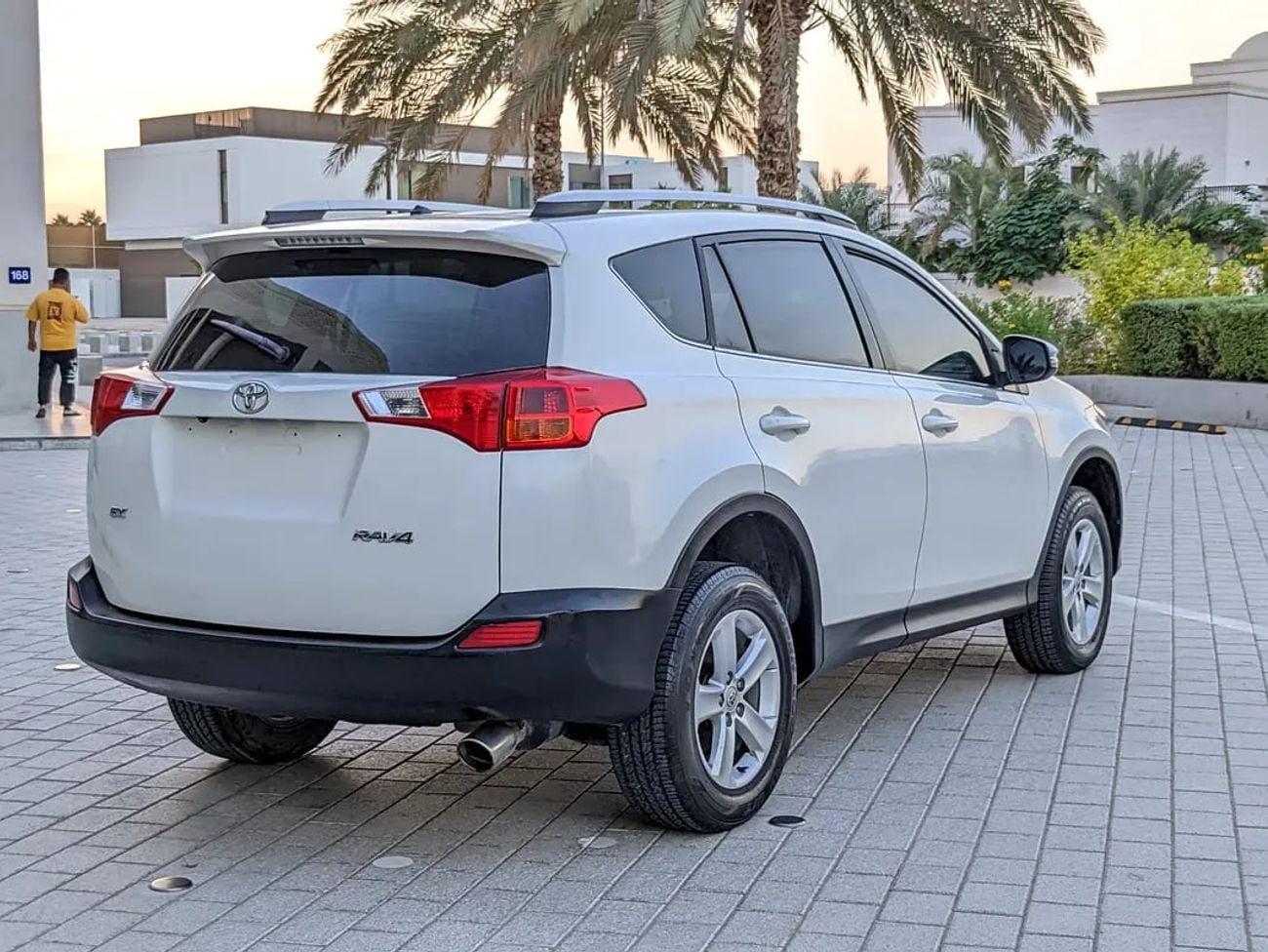 تويوتا راف ٤ EX