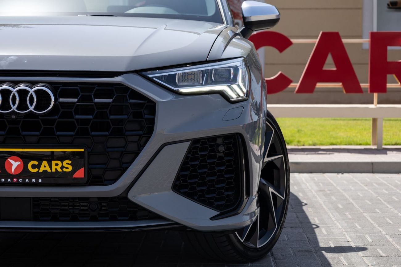 Used Audi RSQ3 TFSI quattro 2.5L SUV Coupe 2022 for sale in Dubai - 867409