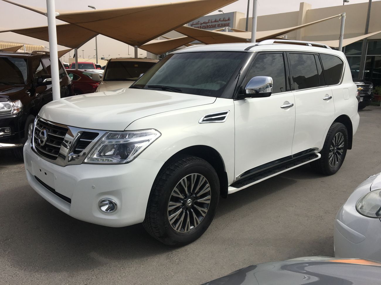 نيسان باترول نحن نقدم : * خدمات تمويل السيارات على البنوك * ضمان ممدد * خدمات التسجيل / التصدير