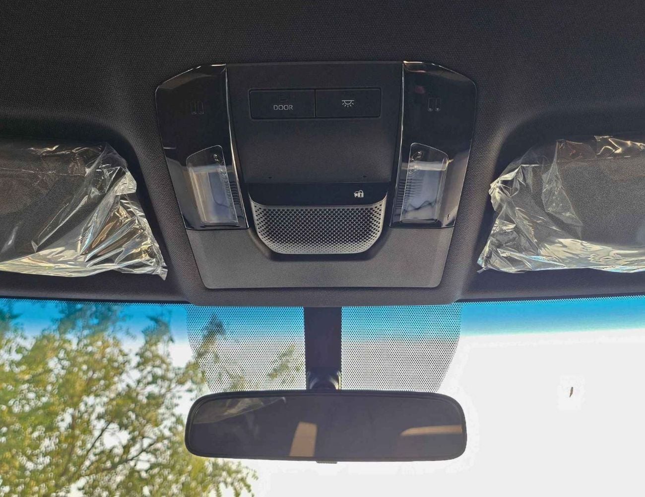 Toyota Prado LC250 URBAN / 2.4L PETROL 4WD / DVD+CAMERA / COOL BOX / FABRIC SEATS (CODE # PR24U)