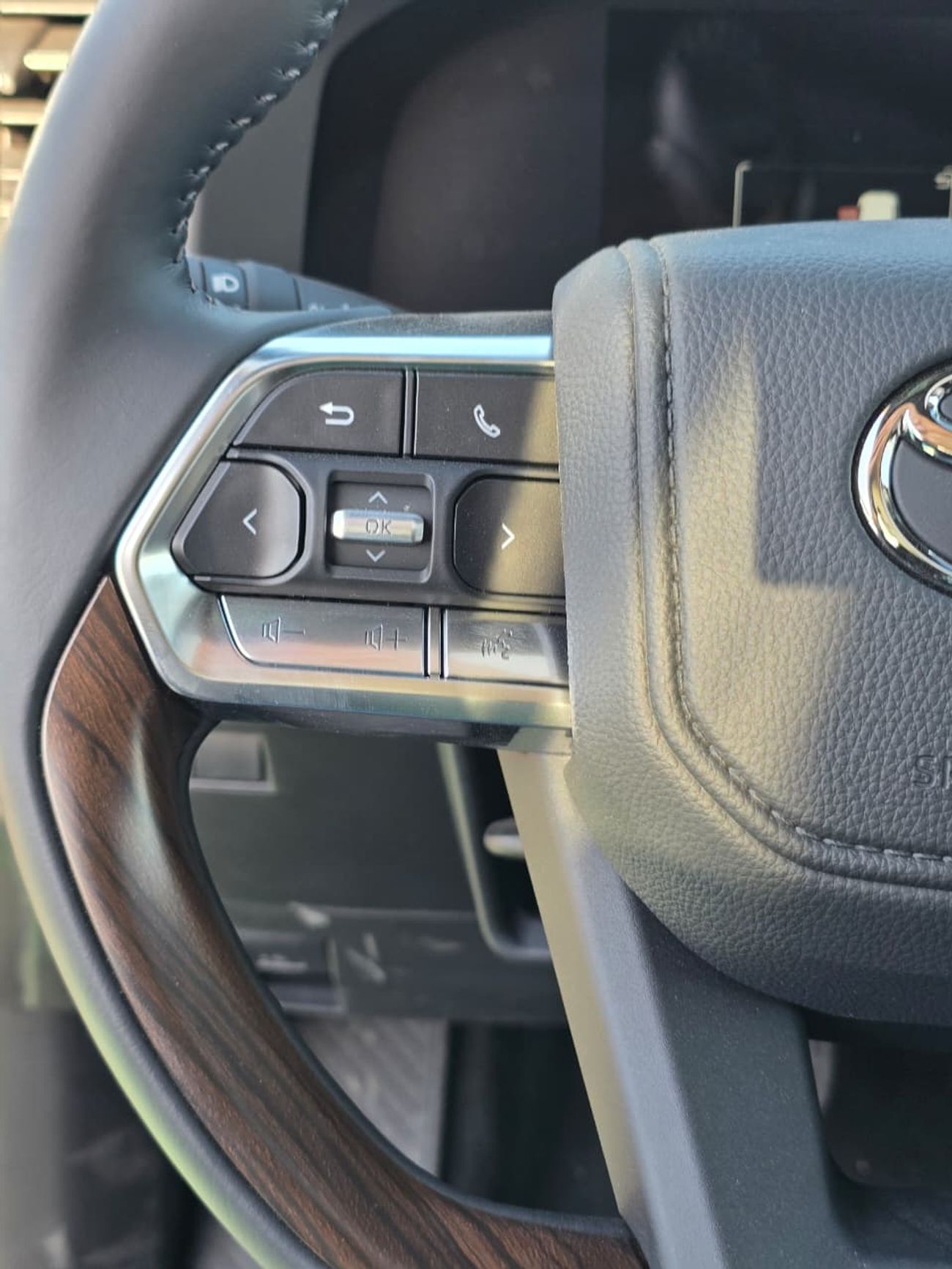 تويوتا لاند كروزر GXR 4.0L