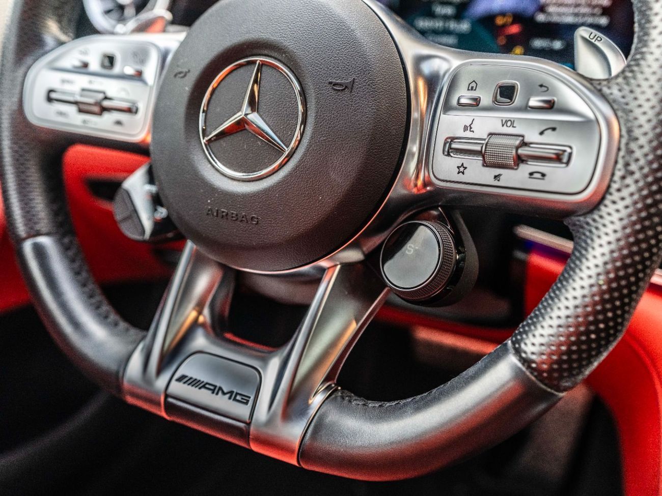 مرسيدس بنز ايه ام جي جي تي 53