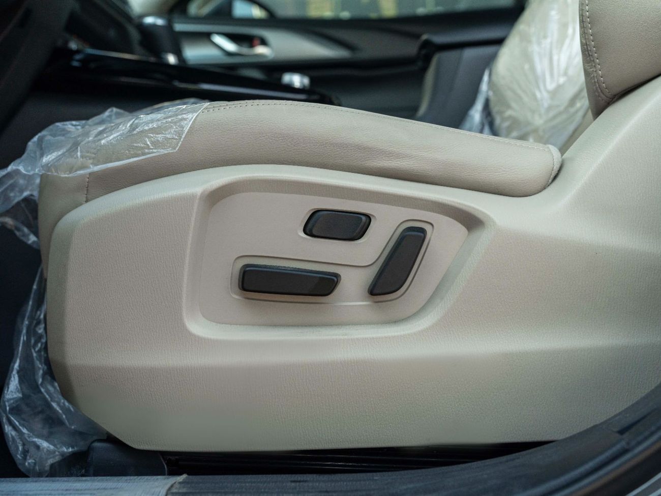 Mazda CX9 AED 2,123 PM • CX-9 AWD GT • ONLY 6,000 KMS • OFFICIAL MAZDA WARRANTY AND SERVICE PLAN UNTIL 2028